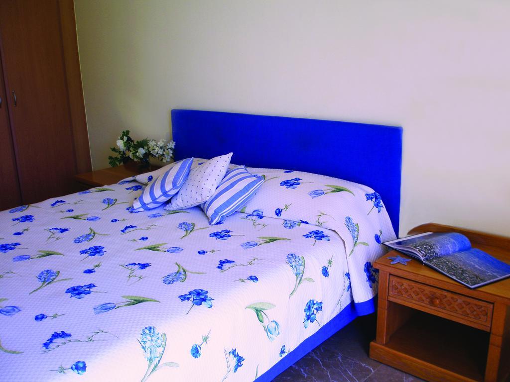 Hotel Florakis Livanátai Pokoj fotografie
