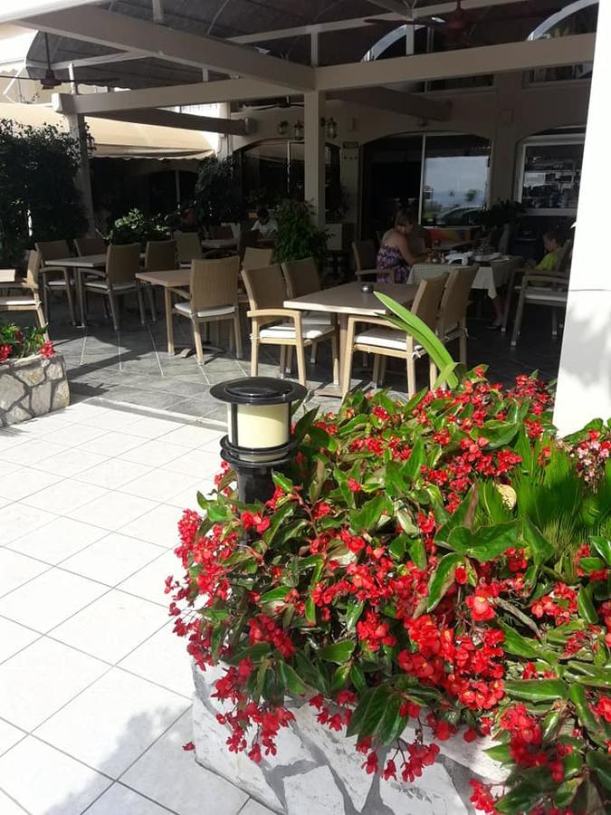 Hotel Florakis Livanátai Exteriér fotografie